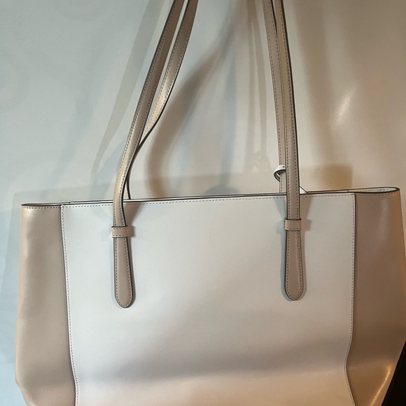 NWOT - Kate Spade summer tote. Never used perfect condition! - Picture 3 of 4